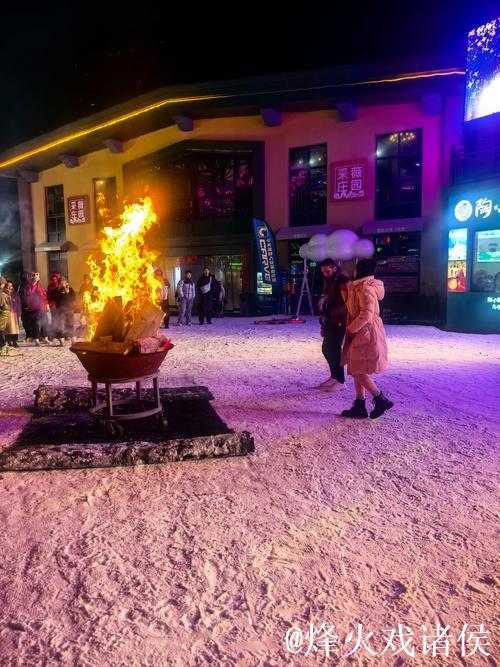 大学武术生雪地展演传统火鞭,冰火交融美震人心 大学武术生雪地展演传统火鞭,冰火交融美震人心