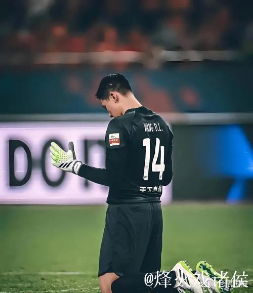 申花启用三前锋策略？拉唐被质疑过价，刘诚宇难获机会